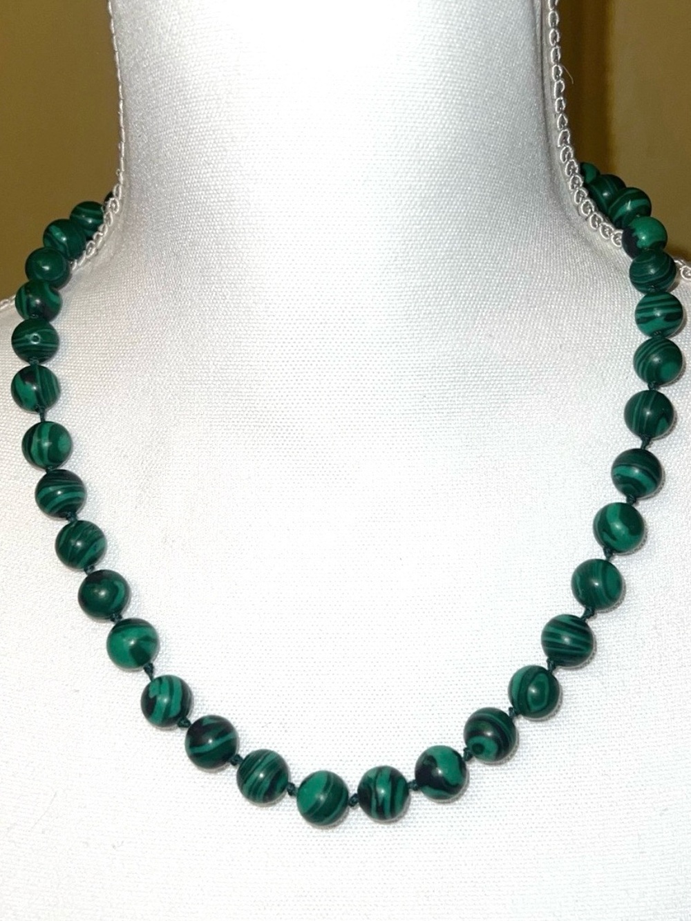 Green Malachite Statement Chunky Beaded Necklace Silver Tone One Size